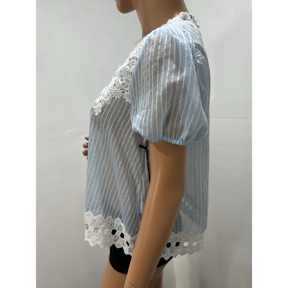 alice blue top With White Lace Design Short Sleeve Balloons Style Size Small - Picture 4 of 11
